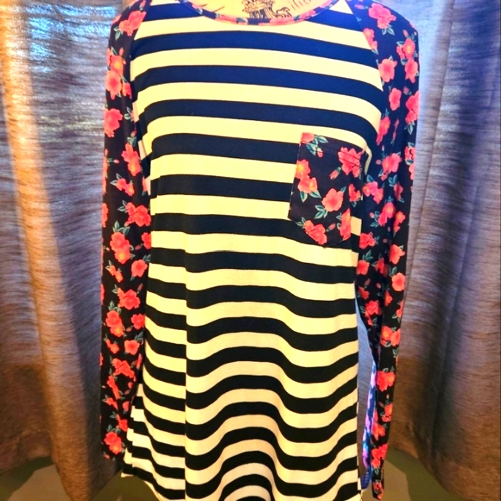 🌺 Striped Floral Pocket Long Sleeve Tee